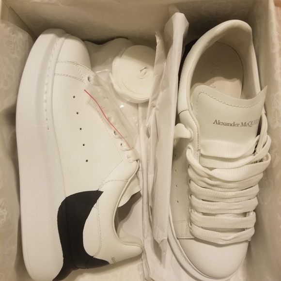 Alexander McQueen Sneakers - Picture 3 of 5